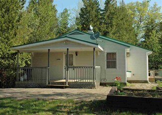 37 Poor Farm Rd, Alburgh, VT 05440