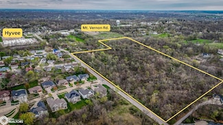 1310 42nd St SE, Cedar Rapids, IA 52403