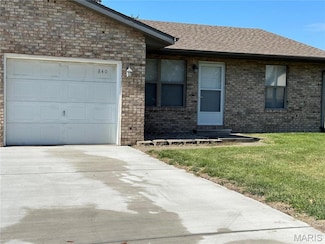 842 Southgate Dr, Freeburg, IL 62243