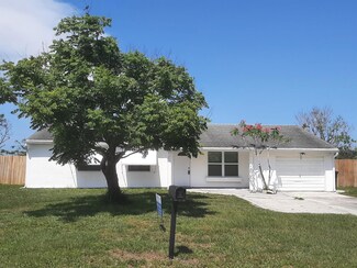 2009 SE Hideaway Cir, Port Saint Lucie, FL 34952