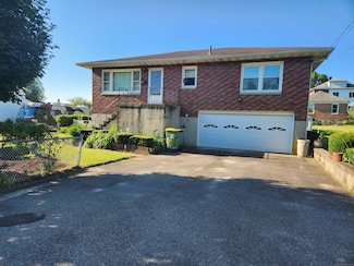 82 Hotchkiss St, Waterbury, CT 06704