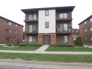 2604 E State St Unit 3B, Chicago, IL 60633