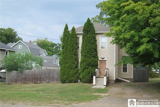 12 Lafayette St, Silver Creek, NY 14136