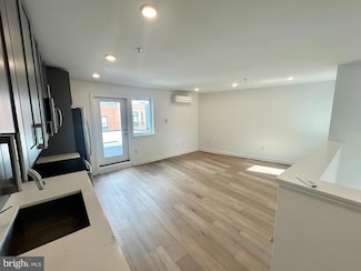 5703 N 16th St Unit 2, Philadelphia, PA 19141