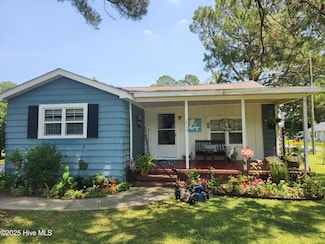 215 S Lee Ave, Beulaville, NC 28518