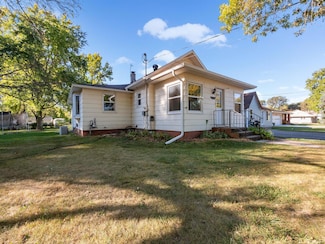 109 W Pike St, Osakis, MN 56360