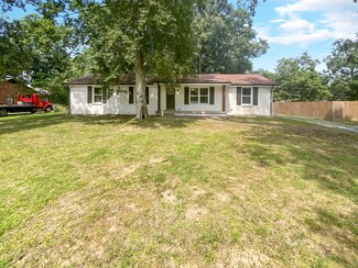 37 Leonard Dr, Clarksville, TN 37042