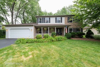 2011 Greensboro Dr Unit 5, Wheaton, IL 60189