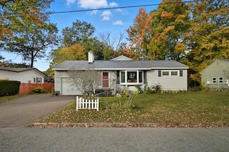 3 Duval St, South Burlington, VT 05403