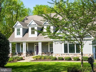 8909 Higdon Dr, Vienna, VA 22182