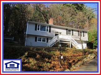 80 Murphy Rd, Hudson, MA 01749