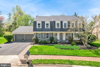 9512 Fox Hollow Dr, Potomac, MD 20854