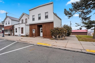 319 Harrison St, Kewaunee, WI 54216