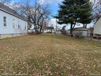 16241 Evergreen Ave, Eastpointe, MI 48021