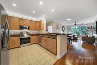 1000 E Woodlawn Rd, Charlotte, NC 28209