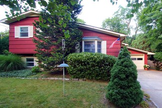 121 Church St, Fair Haven, NJ 07704