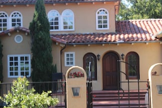 206 El Cerrito Ave, Hillsborough, CA 94010