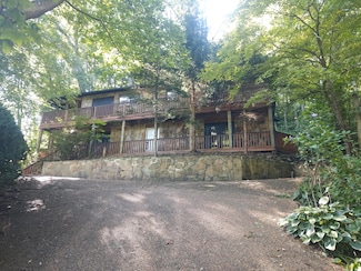 1021 Luzerne Ct, Gatlinburg, TN 37738