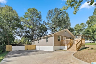 25 19th Ave NW, Center Point, AL 35215