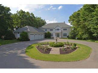 2928 Northview Rd, Wayzata, MN 55391