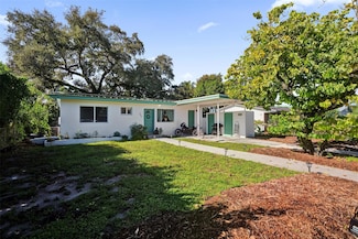 220 NE 165th St, Miami, FL 33162