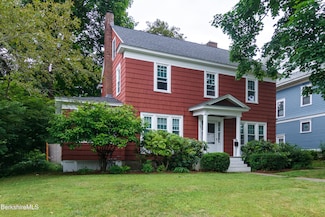 33 Pollock Ave, Pittsfield, MA 01201