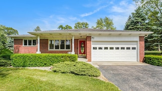 9591 Moon Rd, Saline, MI 48176