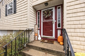 14 Foxhill Rd, Foxboro, MA 02035