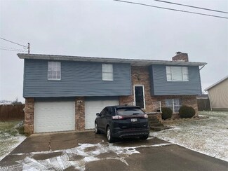 276 Washington Dr, Mineral Wells, WV 26150