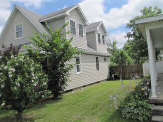 8 N Prettyman St, Knox, IN 46534