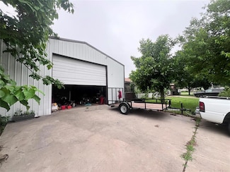 407 S Norman Ave, Moore, OK 73160