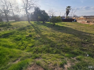 1108 Southgate Dr, Bakersfield, CA 93304