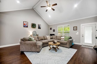 255 Oak Meadow Ln, Lufkin, TX 75904