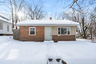 826 Fulton St, Kalamazoo, MI 49001