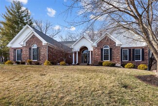 1556 Highland Valley Cir, Chesterfield, MO 63005
