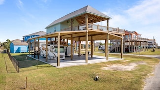 1763 Croaker Ln, Crystal Beach, TX 77650