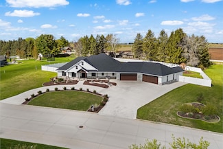 2400 Stoney Brook Dr, Manitowoc, WI 54220