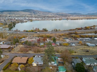325 Lewis St, Klamath Falls, OR 97601