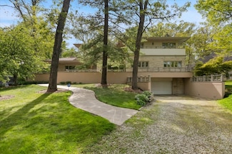 3464 Old Mill Rd, Highland Park, IL 60035