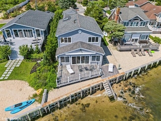 4235 Camp Mineola Rd, Mattituck, NY 11952