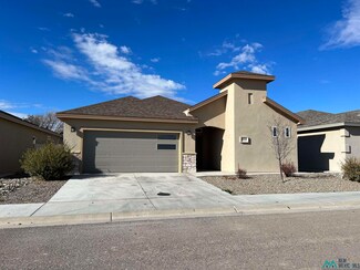 2910 Via Veneto Dr, Roswell, NM 88201