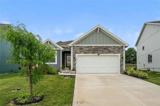 9013 SW 9th St, Blue Springs, MO 64064