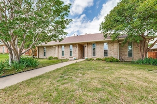 1513 Silverleaf Dr, Carrollton, TX 75007