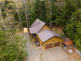 5 Canoe Ct, Cedar Lake Township, ME 04462