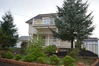 820 California St, Raymond, WA 98577