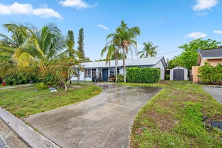 9052 SE Parkway Dr, Hobe Sound, FL 33455