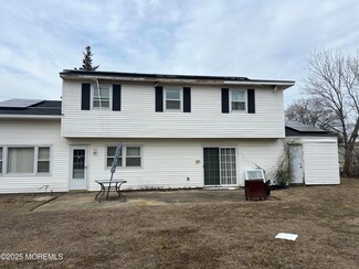 28 Patten Ln, Long Branch, NJ 07740