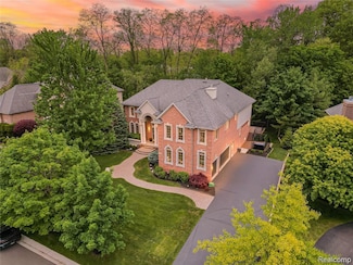 4575 Forest Edge Ln Unit 14, West Bloomfield, MI 48323