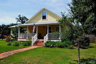 4565 Forsyth St, Bagdad, FL 32530
