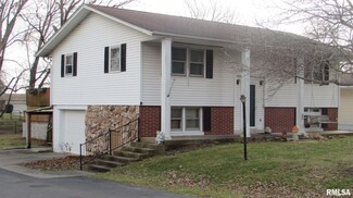 600 Oak St, Delavan, IL 61734